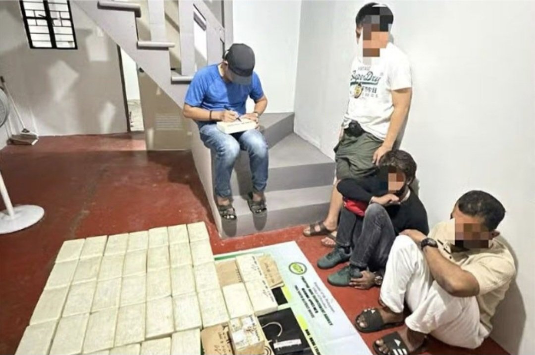 PCADGWesternVis's tweet photo. Php233.2M halaga ng cocaine, narekober sa Laguna
https://t.co/DKm0rGzLCg: 
CTTO of the photos, videos, and optics. No copyright infringement.**

#PNPSwiftResponse
#FastActionForce
#GalingNgPulis
#PCADGWesternVisayas 
#PCADGRegion6 https://t.co/JxATiQvVB4
