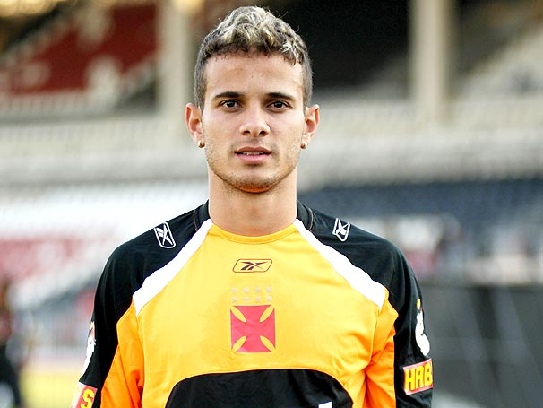 Lembra dele? 👀

Revelado pelo Vasco, com passagem pelo América em 2014, Morais já foi tratado como joia em São Januário e os números resgatados pelo <a href="/JornalDosSports/">Jornal dos Sports</a> chamam atenção.

📊 participações em gols pelo Vasco:
• Coutinho + Payet: 44
• Morais: 74