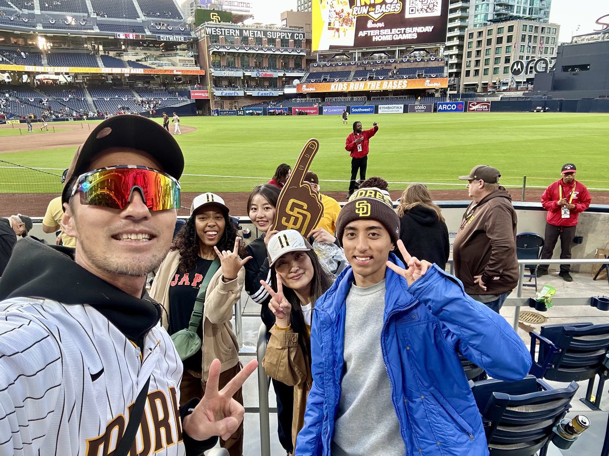 【シーズンインをアメリカでしたい🇺🇸】
期日：3/23-3/31(現地滞在8日間)
場所：南カリフォルニア🏟️
試合：1-2試合程度 🏃‍♂️
対象：高校生・大学生👨‍🎓👩‍🎓
定員：2名
締切：2/28
興味がある方はDMください📩