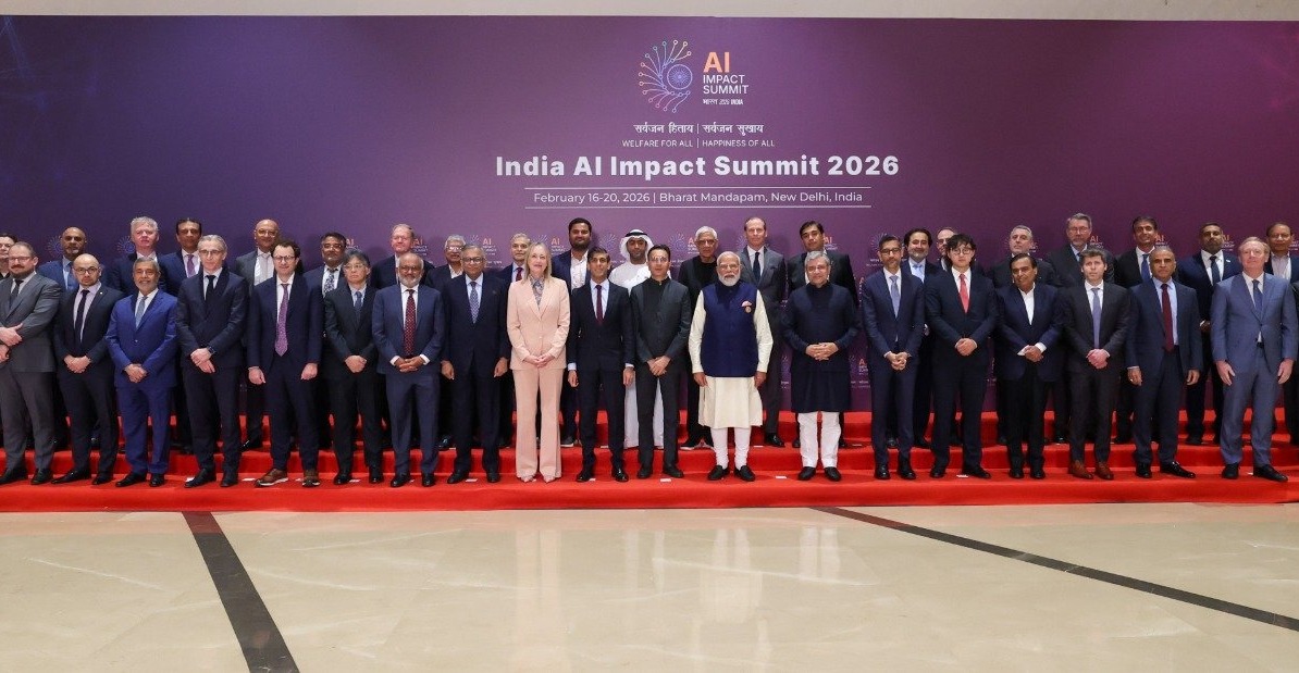 iammohit64's tweet photo. India is taking the lead. I'm proud of that.

But we're still stuck between 𝐛𝐫𝐚𝐧𝐝𝐢𝐧𝐠 and 𝐞𝐱𝐞𝐜𝐮𝐭𝐢𝐨���.

Structural gaps we need to fix → Part 2 soon.

What did I miss? Drop your take 👇

𝐈 𝐚𝐦 𝐌𝐨𝐡𝐢𝐭. 
𝐁𝐮𝐢𝐥𝐝𝐢𝐧𝐠 𝐟𝐨𝐫 𝐈𝐧𝐝𝐢𝐚 𝐢.𝐞. 𝐁𝐡𝐚𝐫𝐚𝐭 🇮🇳 https://t.co/oaP1fzwtG2