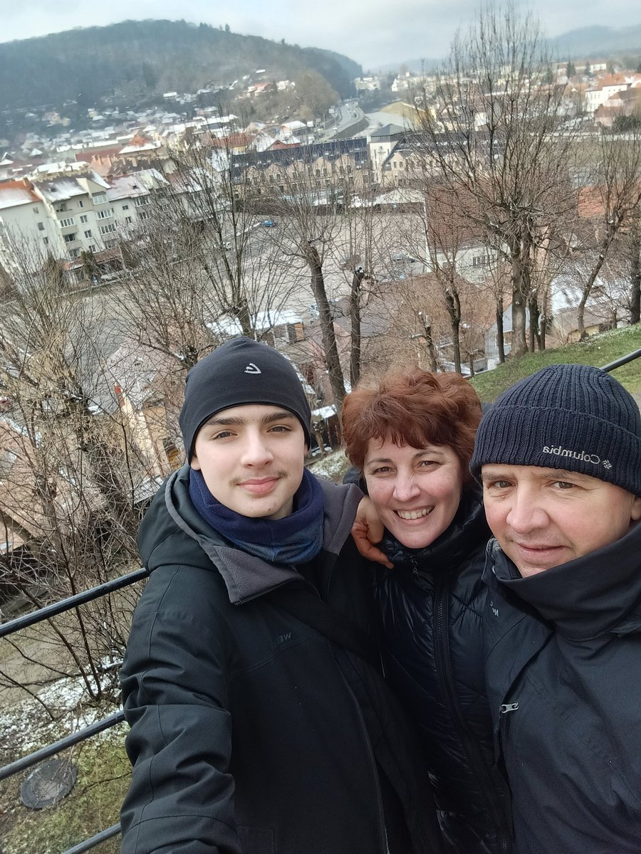 BotondBalassi's tweet image. Segesvár történelmi központja. 🏰✨
Színes házak, macskaköves utcák és igazi középkori hangulat. Nem véletlen, hogy az UNESCO világörökségi listáján is szerepel. Egy hely, ahol a történelem életre kel.

#Segesvár 
#SegesváriVár 
#Várnegyed 
#TörténelmiKözpont
#UNESCOVilágörökség