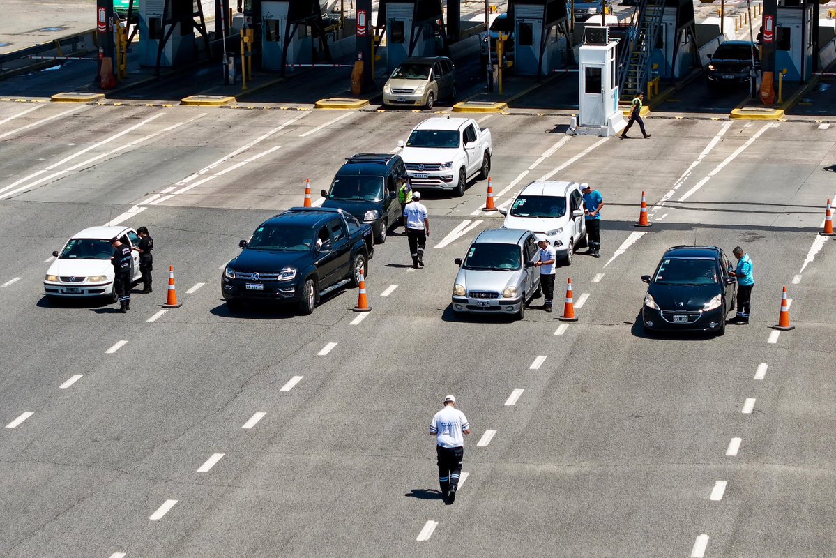 CONTROLES DE ALCOHOLEMIA EN AUBASA 🥂🚫🚙

Junto a la Policía de <a href="/BAProvincia/">Gobierno PBA</a>, <a href="/TransportePBA/">Ministerio de Transporte</a>, <a href="/ANSV_Ar/">Seguridad Vial</a> , los municipios de <a href="/QuilmesMuni/">Quilmes Gobierno</a> <a href="/MuniBerazategui/">Municipalidad de Berazategui</a>, <a href="/PrensaVarela/">Varela Municipio</a> y <a href="/LaPlataMLP/">Municipalidad de La Plata</a> trabajamos en conjunto para que se cumpla la ley de #AlcoholCero que rige en nuestra provincia 🙌