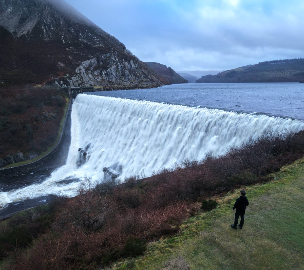 Stevelid's tweet photo. Caban Coch Dam, Elan Valley ♥️🌊🏴 https://t.co/bq76pQGssm
