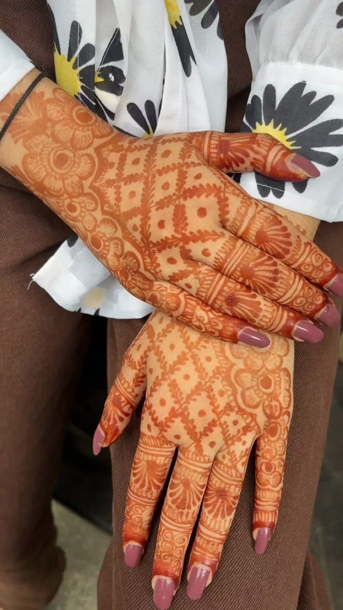 Kanak_1607's tweet photo. #mahendi
#design
#color
#💗😘👀🖇️💫 https://t.co/W9fXQNFtI1