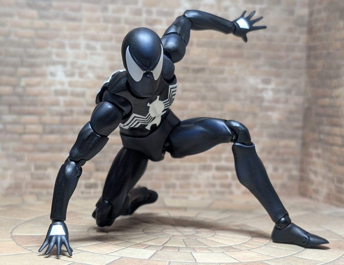 という訳で！本日エムエムさんで購入した念願のMAFEXブラック