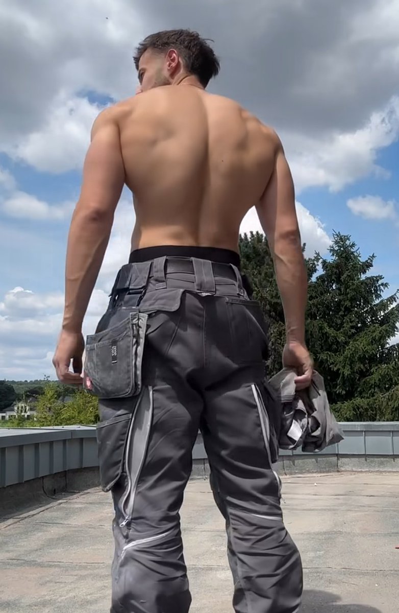 LadShots tweet media