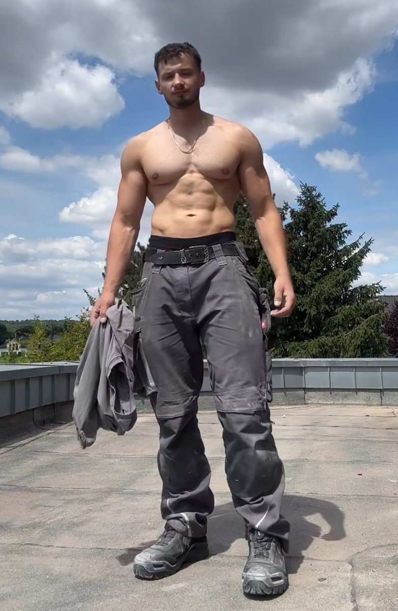 LadShots tweet media