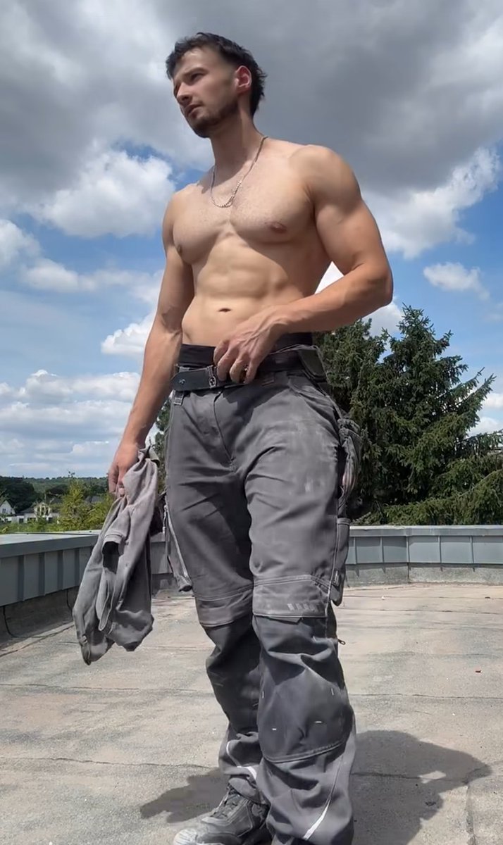 LadShots tweet media