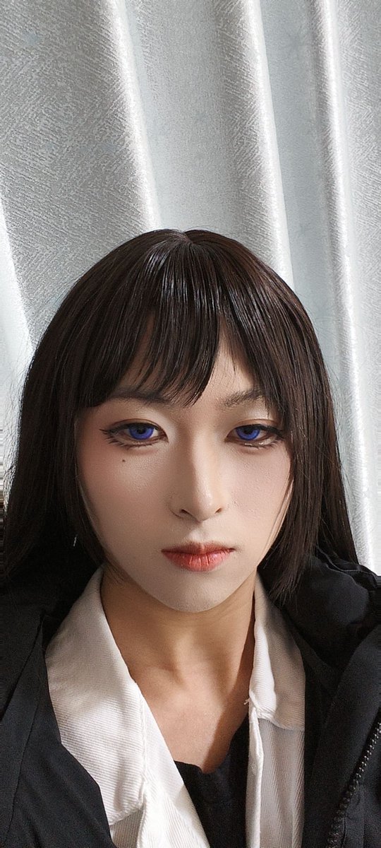 MuNing_0's tweet photo. 花指的是女生对吧，
草指的是男生对吧，
芳是香的意思对吧，
那芳草是不是指的很香的男生，
那天涯何处无芳草，何必单恋一枝花的意思，是不是世界上到处都是小男娘，何必喜欢一个女生？
（出的常服立希，天太冷，套了个外套，美瞳买错了，抱歉）
#男の娘 https://t.co/GkxILI56Zo