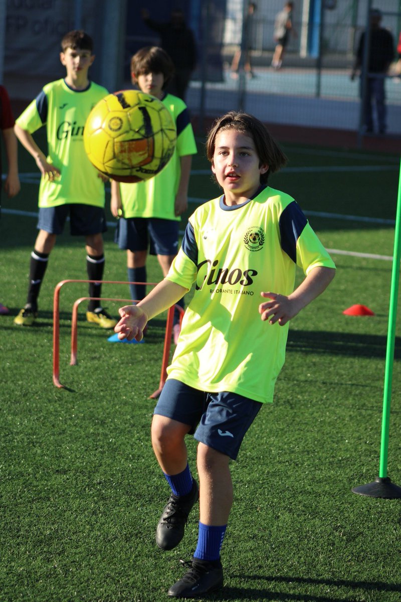 Academia MundoFútbol tweet media