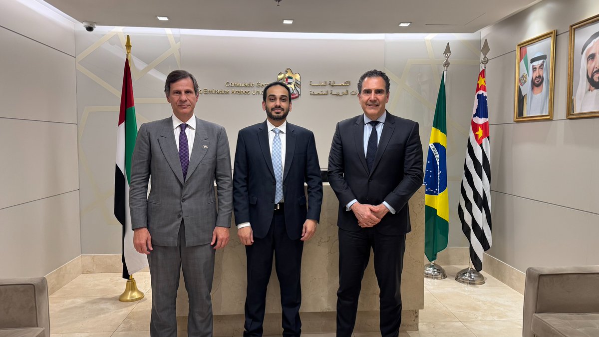 S. Ex.ª Cônsul-Geral, Abdalla Shaheen, recebeu no Consulado-Geral representantes da Câmara de Comércio Árabe-Brasileira (CCAB), em reunião com o Sr. William Adib Dib Jr., Presidente da CCAB, e o Sr. Mohamad Mourad, Secretário-Geral da instituição.
___

H.E. Consul General Abdalla