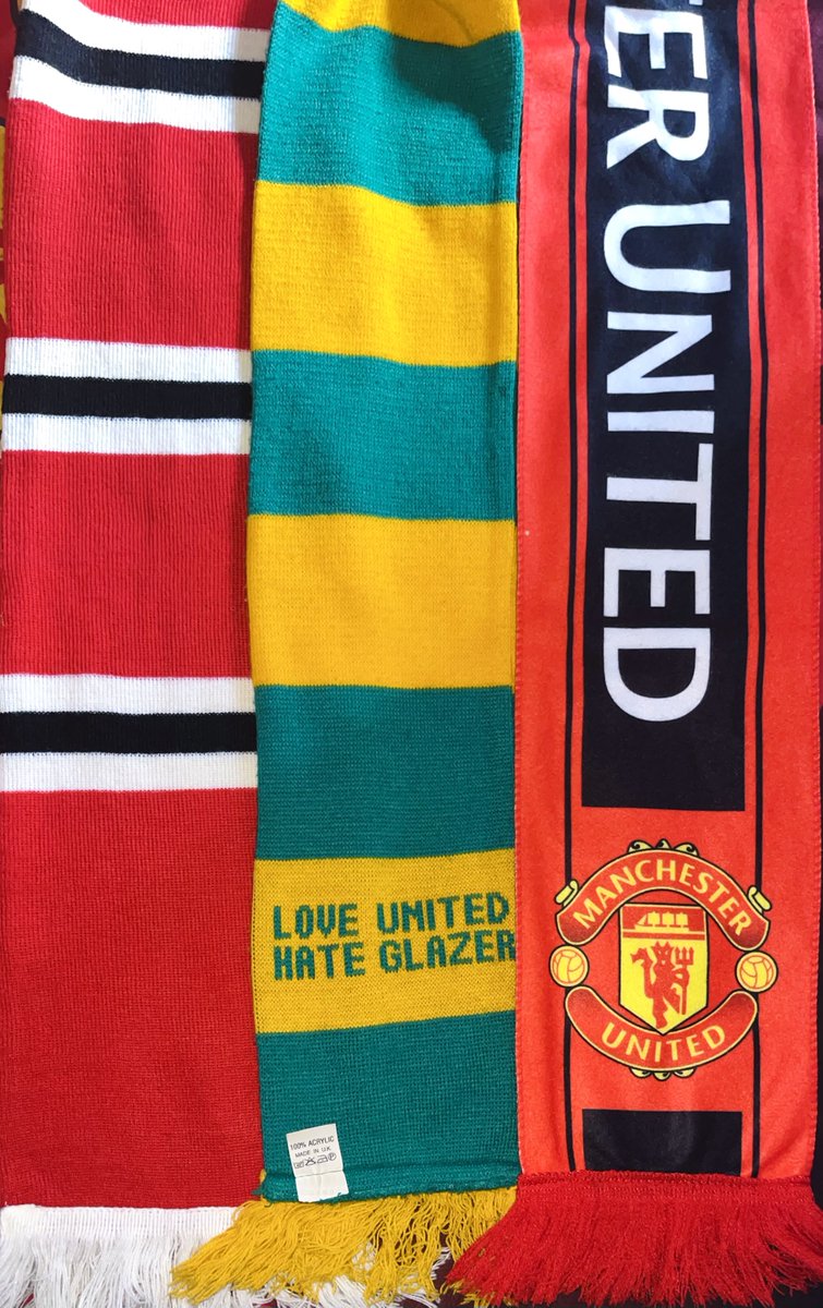 Aksesoris gono-gini pas dulu masih sering nonbar &amp; selalu pede Emyu bakal menang mulu.
Kalo sekarang mah #TetapPesimis.