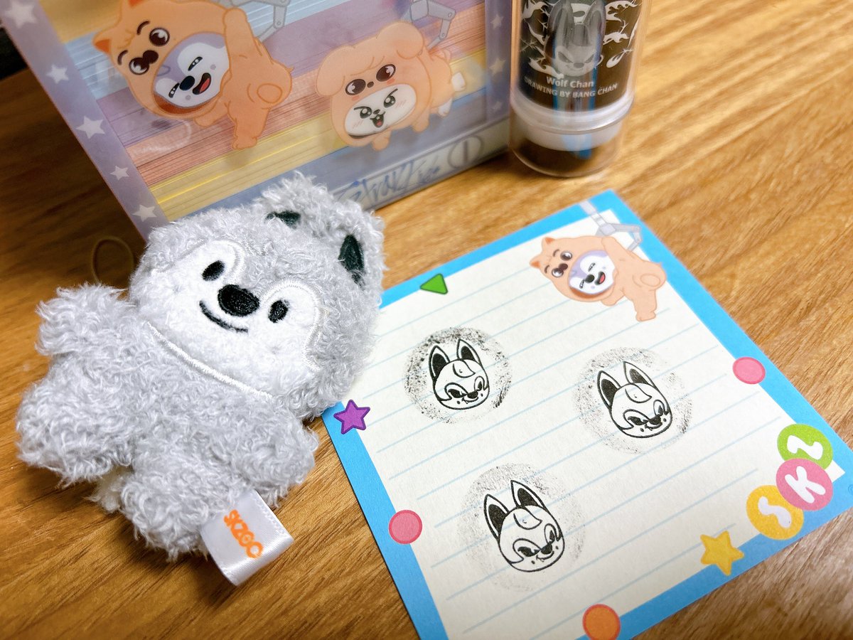 FANSから届いたグッズをやっと開封してにやにやしながら三連休スタンプ