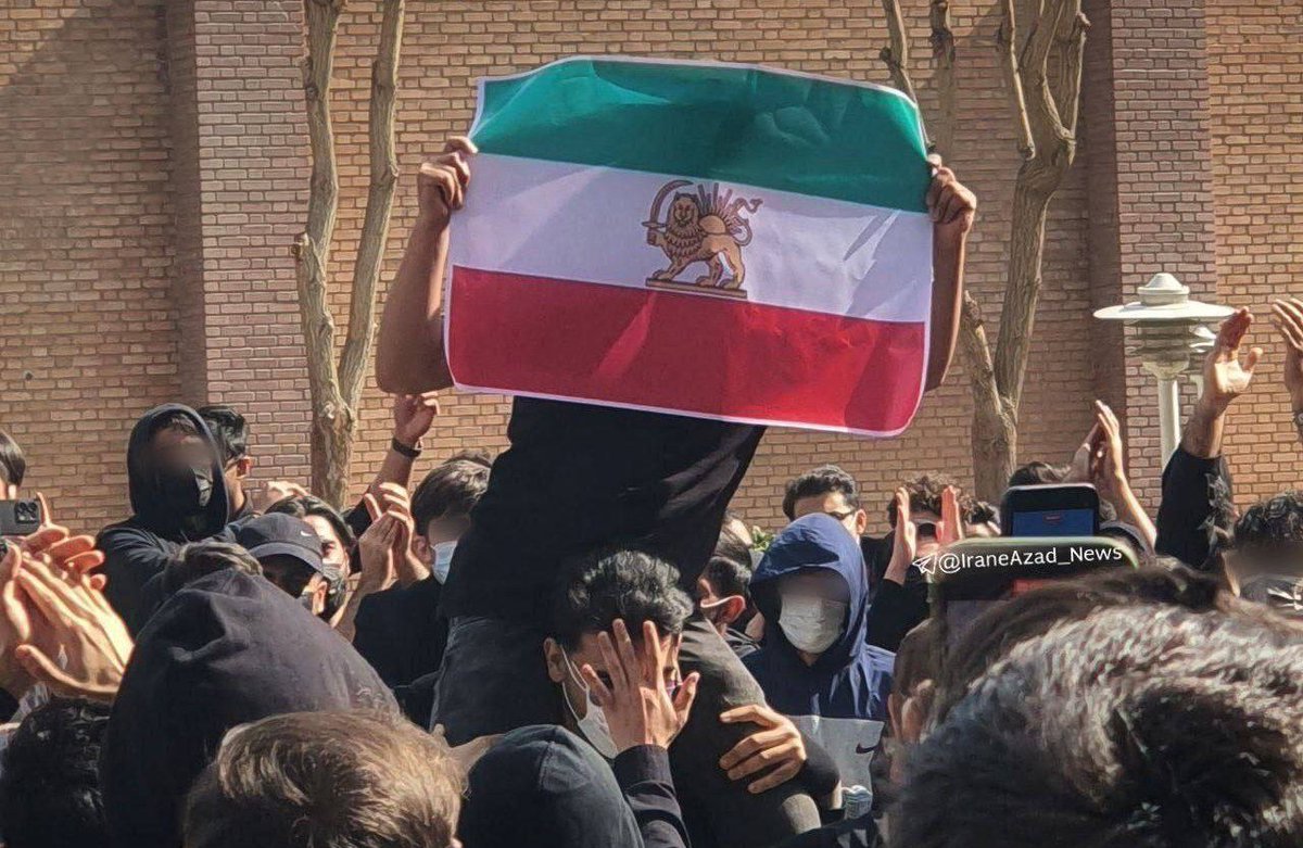 Julid the mU~ tweet media