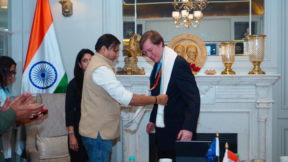 Nandan_Jha4's tweet photo. HRH Prince Louis of Luxembourg was called on by me in my capacity as Secretary-General of @GMFoundationInd at the Foundation Headquarters in Delhi. I had the honour of welcoming His Royal Highness and briefing him on the Foundation’s global initiatives and ongoing efforts toward peace, leadership, and social impact.
#GandhiMandelaFoundation #PrinceLouis #Luxembourg #GMF #PeaceAndHumanity #GlobalLeadership #Diplomacy #InternationalCooperation