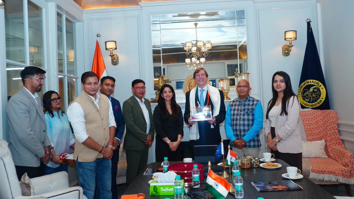 Nandan_Jha4's tweet photo. HRH Prince Louis of Luxembourg was called on by me in my capacity as Secretary-General of @GMFoundationInd at the Foundation Headquarters in Delhi. I had the honour of welcoming His Royal Highness and briefing him on the Foundation’s global initiatives and ongoing efforts toward peace, leadership, and social impact.
#GandhiMandelaFoundation #PrinceLouis #Luxembourg #GMF #PeaceAndHumanity #GlobalLeadership #Diplomacy #InternationalCooperation