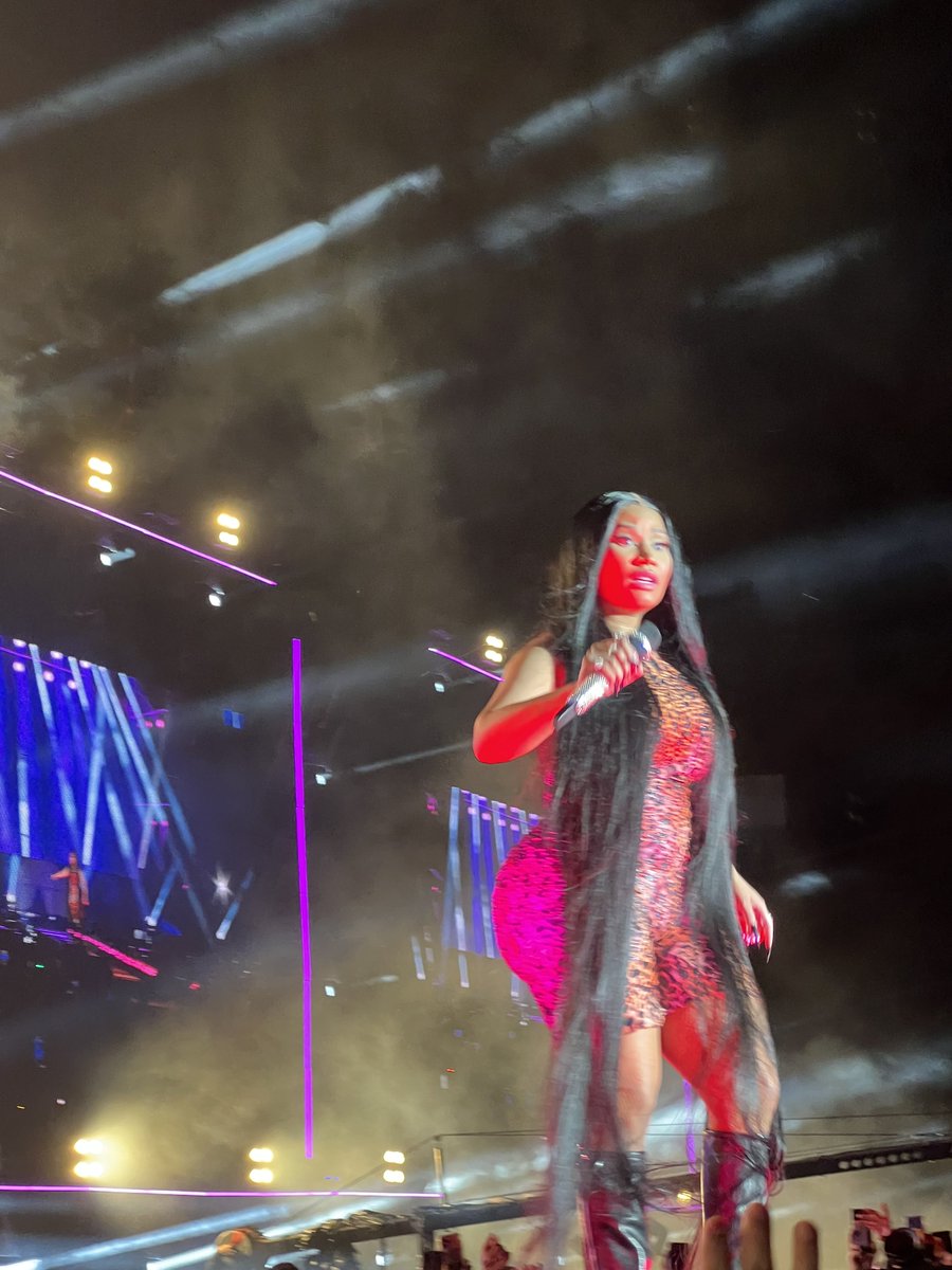 abi_cornwall's tweet image. Back in the United States! Queens New York… caught an off guard picture with the Queen. You bitches could never come for her looks. #nobots.