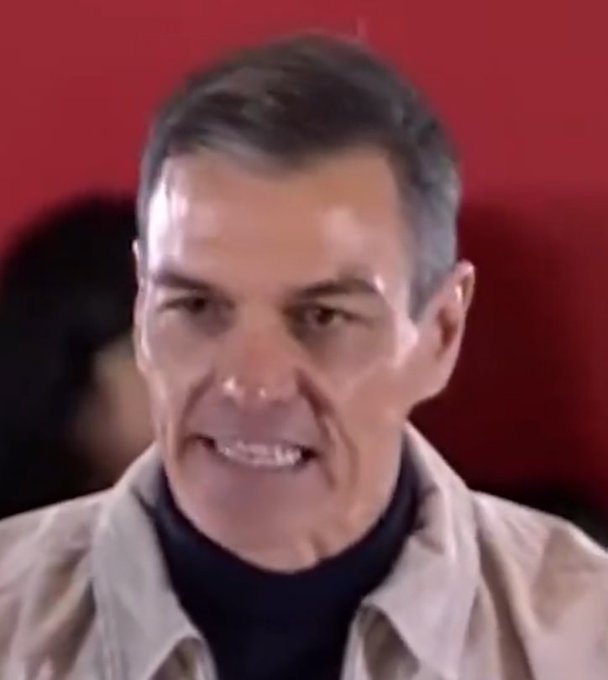 Enfermo SÍ, pero de maldad, odio y resentimiento.

Solo un verdadero psicópata y embustero compulsivo, es capaz de inventarse una enfermedad para dar pena y obtener rédito político.

Cuídate ese negro corazón Pedro, te necesitamos entero para verte esposado delante de un Juez.