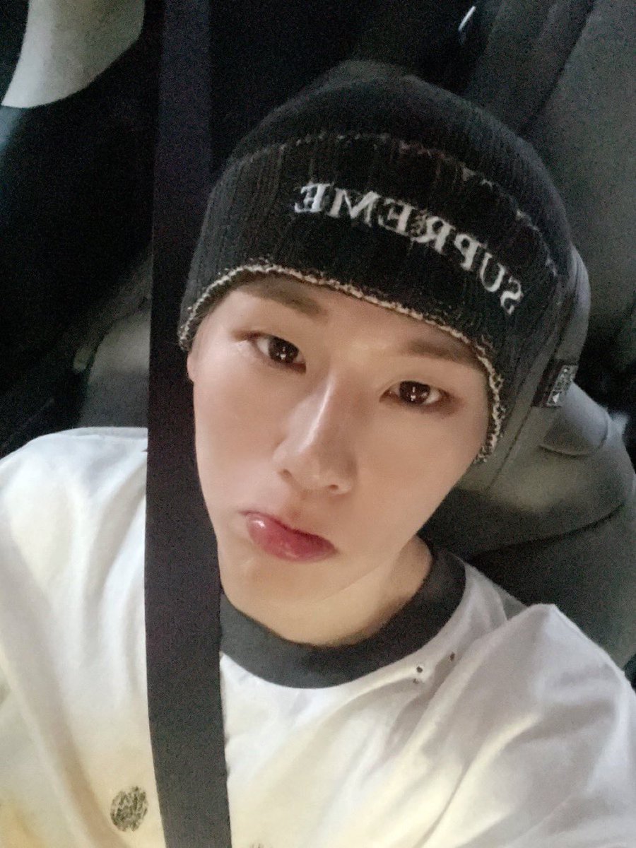 sneezeheon's tweet photo. @silcus_kr 몬스타엑스 주헌.
이 실크 피부 아기가 주인공이 맞습니다. https://t.co/xcAMwYDhDW