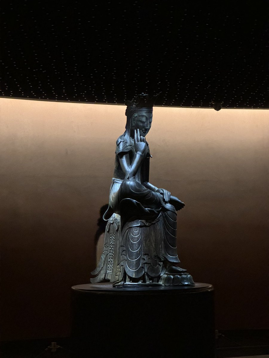 2 (♡i) tweet media