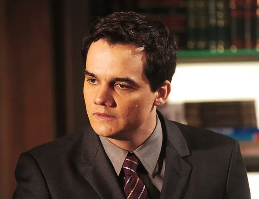 Wagner Moura sobre Bolsonaro: Não estuda, não tem modos, não tem educação, não tem honra, não tem caráter, não tem respeito, não tem história, nem cachorro esse Patife vagabundo tem.

Dê sua nota de 0 a 10 para Wagner Moura, esse ator fenomenal que não apoia bandido ???   👏   👇