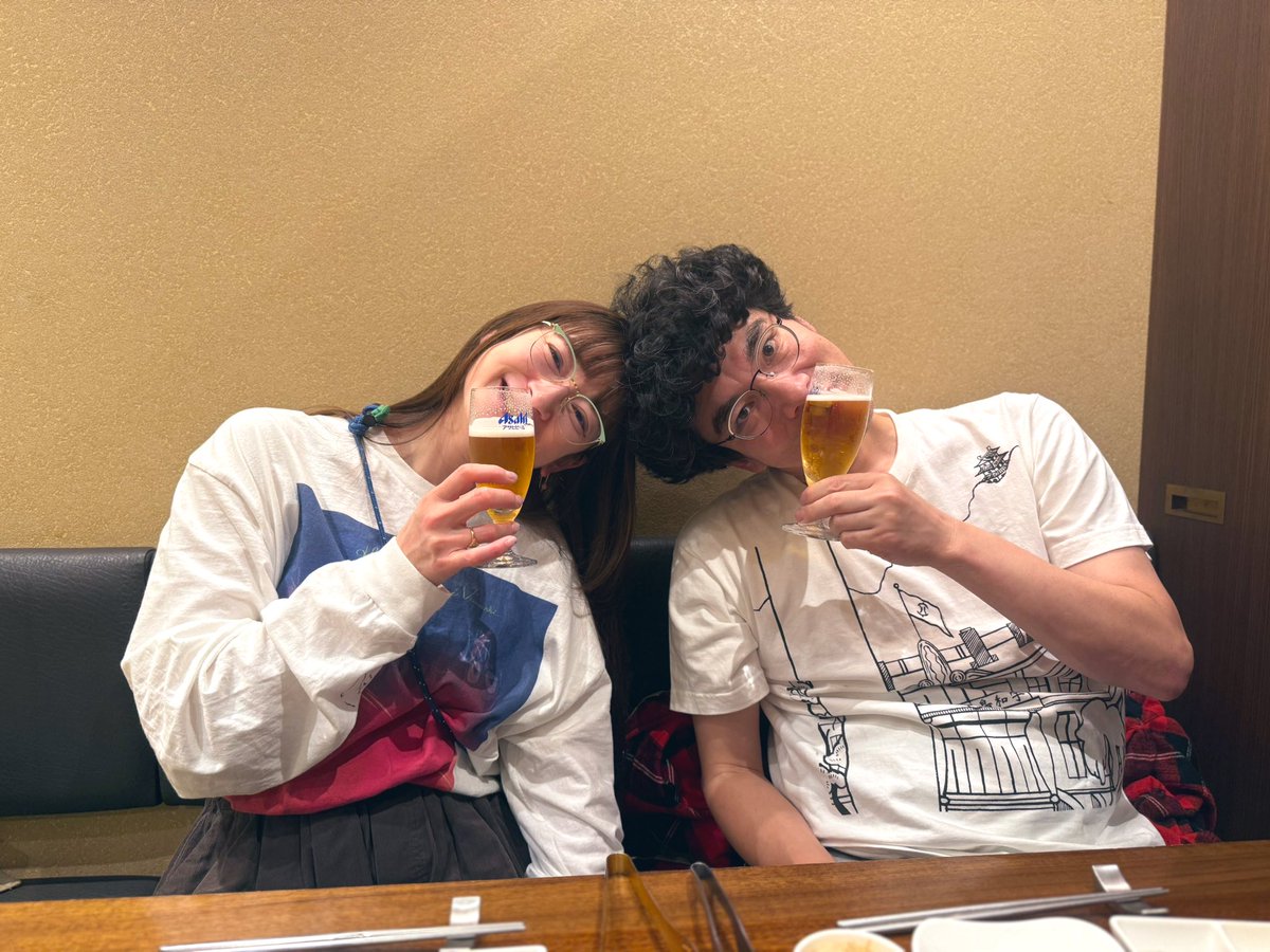 JinKatagiri_now's tweet photo. 子供たちが大きくなって、なかなか家族全員が揃いにくくなったけど、今日はみんなで焼肉‼️ 
いっぱい食べていっぱい話した！
2/3から20日遅れの #結婚記念日 
髭を剃り忘れたので口を隠すも… https://t.co/59dWxvKX5s