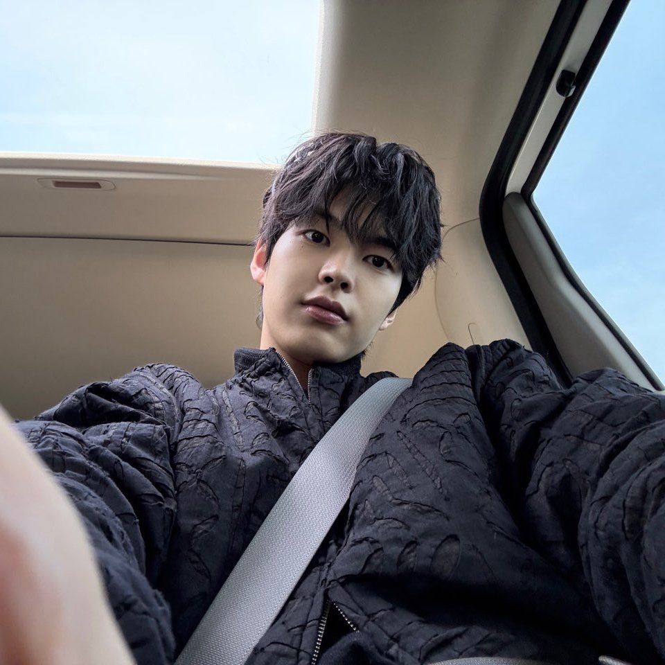 ʜᴀɴᴀ•• tweet media