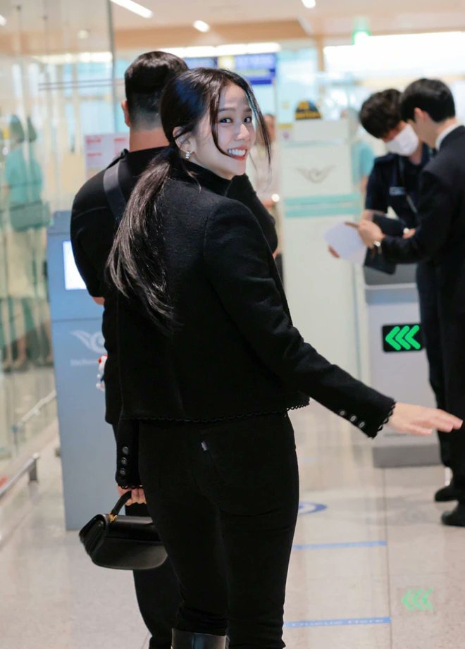 🐰 งานพี่จีซูที่กำลังจะมา 📂
— สัปดาห์นี้
☆ แถลงข่าวซีรีส์ Boyfriend On Demand
☆ รายการ Yoo In Radio [1]

— สัปดาห์หน้า
☆ ชมแฟชั่นโชว์ Dior AW 2026/2027, Paris Fashion Week
☆ รายการ Yoo In Radio [2]
☆ Boyfriend On Demand ออนแอร์ทาง Netflix

— TBA
☆ รายการ Hyeri Club