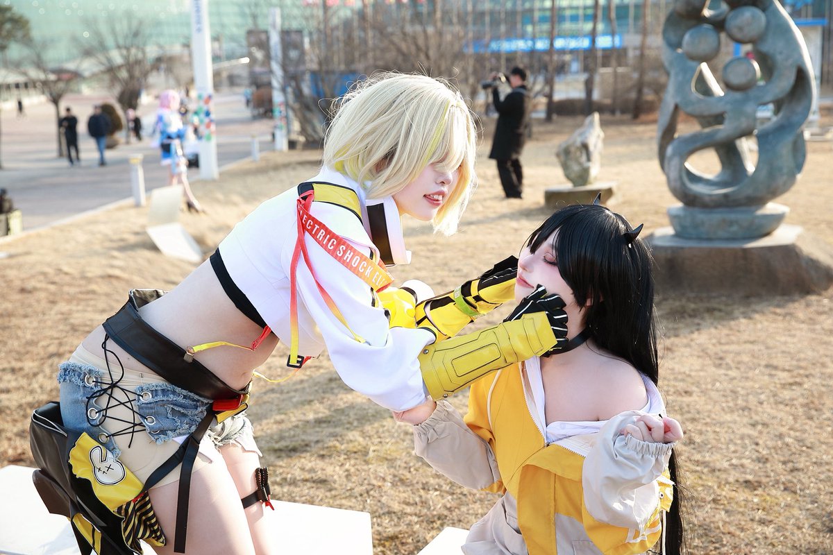 Croupi_Bunny's tweet photo. 볼 잡아당기기
#Elegg #trony #NIKKE #NIKKEcosplay https://t.co/PWAhk9lZFs