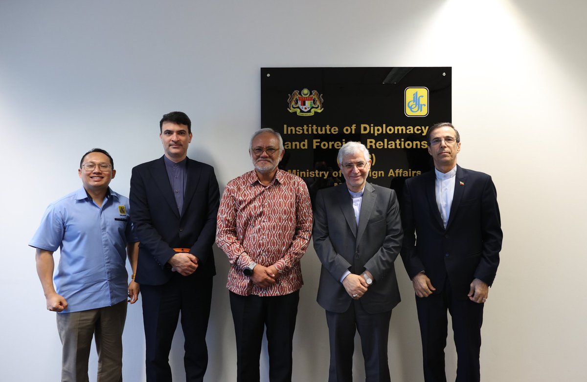 IDFRMalaysia's tweet image. Courtesy Call by H.E. Valiollah Mohammadi, Ambassador of Iran on 23 February 2026. 

#IDFRMalaysia #WismaPutra #CourtesyCall
