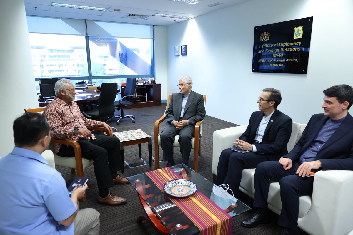 IDFRMalaysia's tweet image. Courtesy Call by H.E. Valiollah Mohammadi, Ambassador of Iran on 23 February 2026. 

#IDFRMalaysia #WismaPutra #CourtesyCall