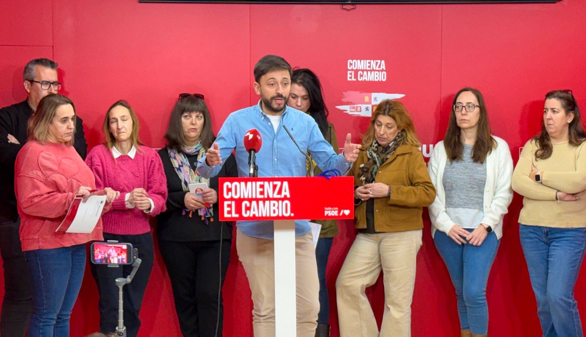 PSOESalamanca's tweet photo. 🗞️ NOTA DE PRENSA

🔴 El PSOE llevará iniciativas a Congreso y Diputación apoyando a los trabajadores de Majorel y evitar los despidos. 

👉 Pide a Mañueco que no "se cruce de brazos" y recuerda que la empresa obtuvo subvenciones con fondos públicos.

🔗 https://t.co/bYWmjYUFJi https://t.co/VIrcCrdkUM