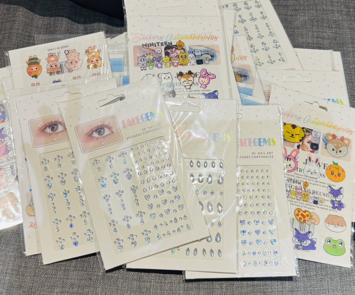 แจกเพชรติดหน้าจ้า
ไม่มีเงื่อนไขอะไรทั้งนั้น
ใครหานี่เจอมาเอาไปเลย 😆
🩷🩵🩷🩵🩷🩵

#NEW_BANGKOK 
#SEVENTEEN_NEW_IN_BANGKOK
#กะรัตพระเวสสันดร