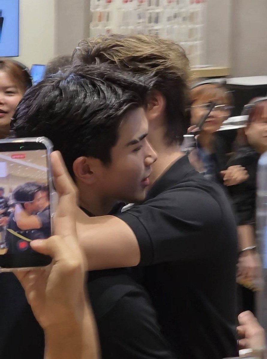 Melting in his arms 🫠🫠

SAMSUNG A56 X GEMINIFOURTH

#GalaxyxGeminiFourth 
#GeminiFourth #เจมีไนน์โฟร์ท