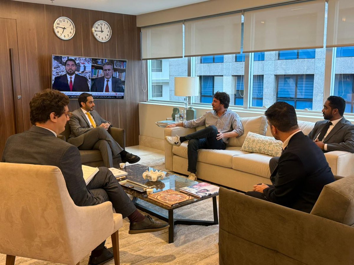 O Cônsul-Geral Abdalla Shaheen recebeu no Consulado-Geral o Sr. Gaspard Voiseau, Diretor de Novos Negócios na CasaCor, e o Sr. João Paulo Paixão, representante chefe no Brasil da Dubai Chamber, para discutir oportunidades de parceria e expansão de negócios com os Emirados Árabes