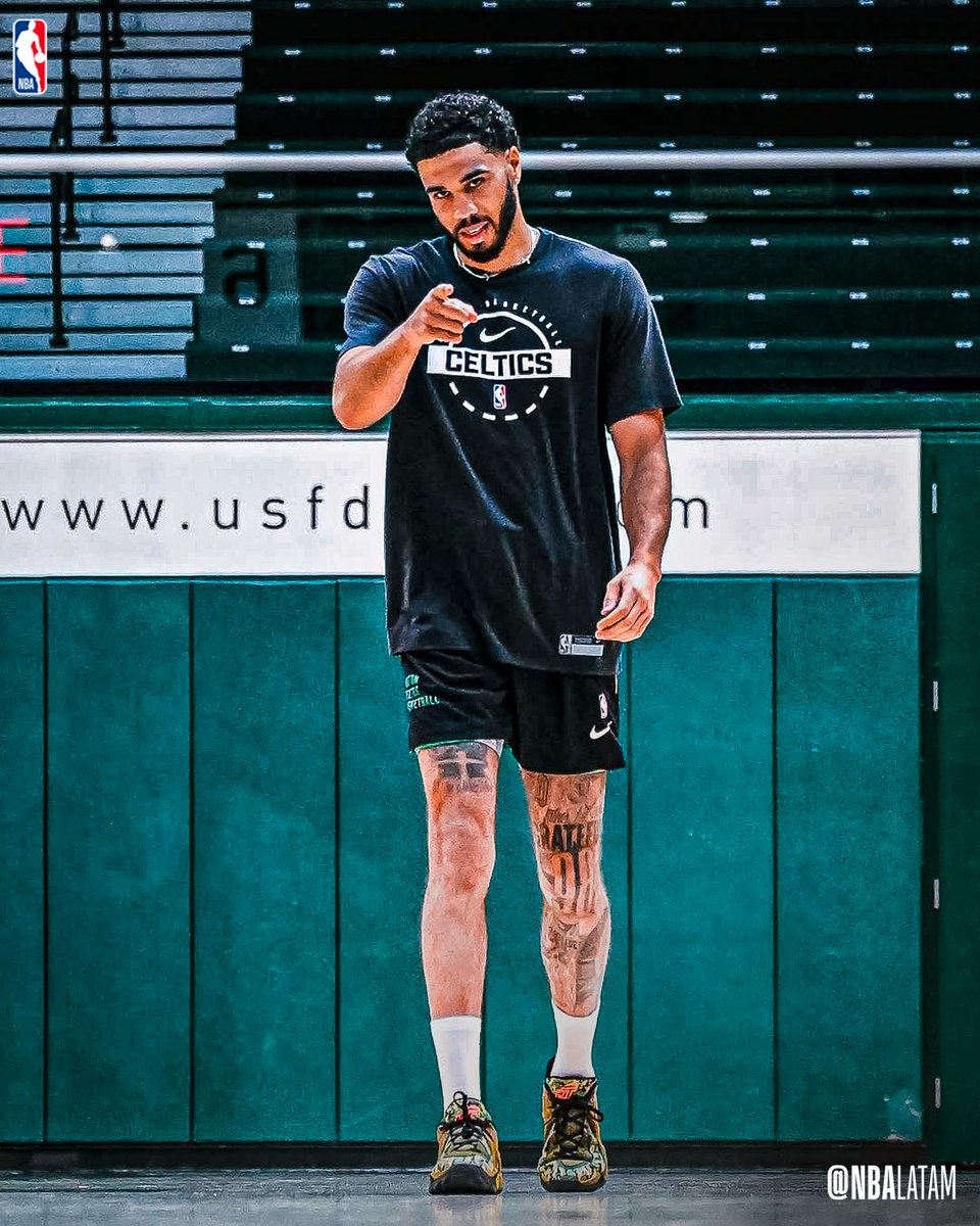 𝐒𝐞 𝐦𝐞 𝐚𝐠𝐨𝐭𝐚 𝐥𝐚 𝐩𝐚𝐜𝐢𝐞𝐧𝐜𝐢𝐚 𝐩𝐨𝐫 𝐭𝐢 𝐞𝐬𝐩𝐞𝐫𝐚𝐧𝐝𝐨 🎶☘

vía <a href="/celtics/">Boston Celtics</a>