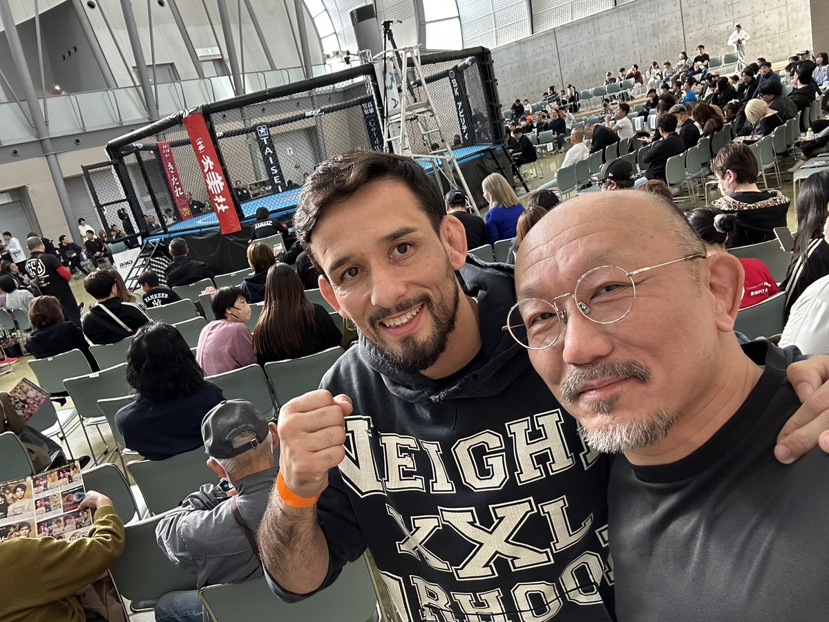 aliveacademy's tweet photo. DEEP愛知県刈谷市大会
20年の付き合いのクレベルと
#deep2001
#RIZIN https://t.co/TsEkEB7BS9