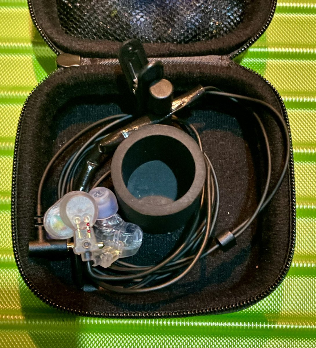 ライブ、サイコー！！

めっちゃはしゃいだ🤣

足元はピノ・パラディーノ師匠を意識しました（笑）

#Maestraudio の #STAGEAR 、ライブでもモニターしやすくてめちゃくちゃ良かったです✨✨

そして次の現場へGO🔥