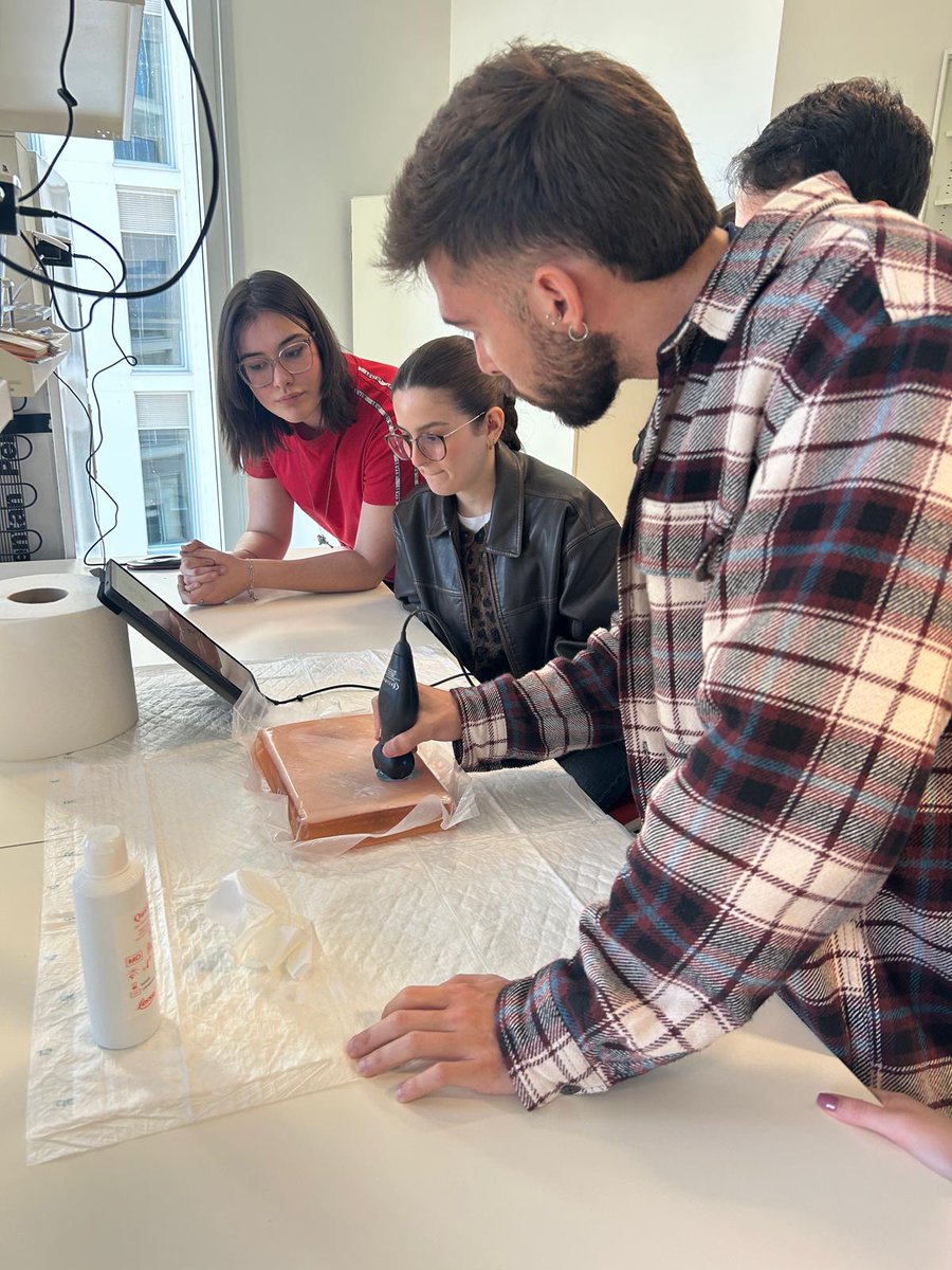 Facultad de Medicina UGR tweet media