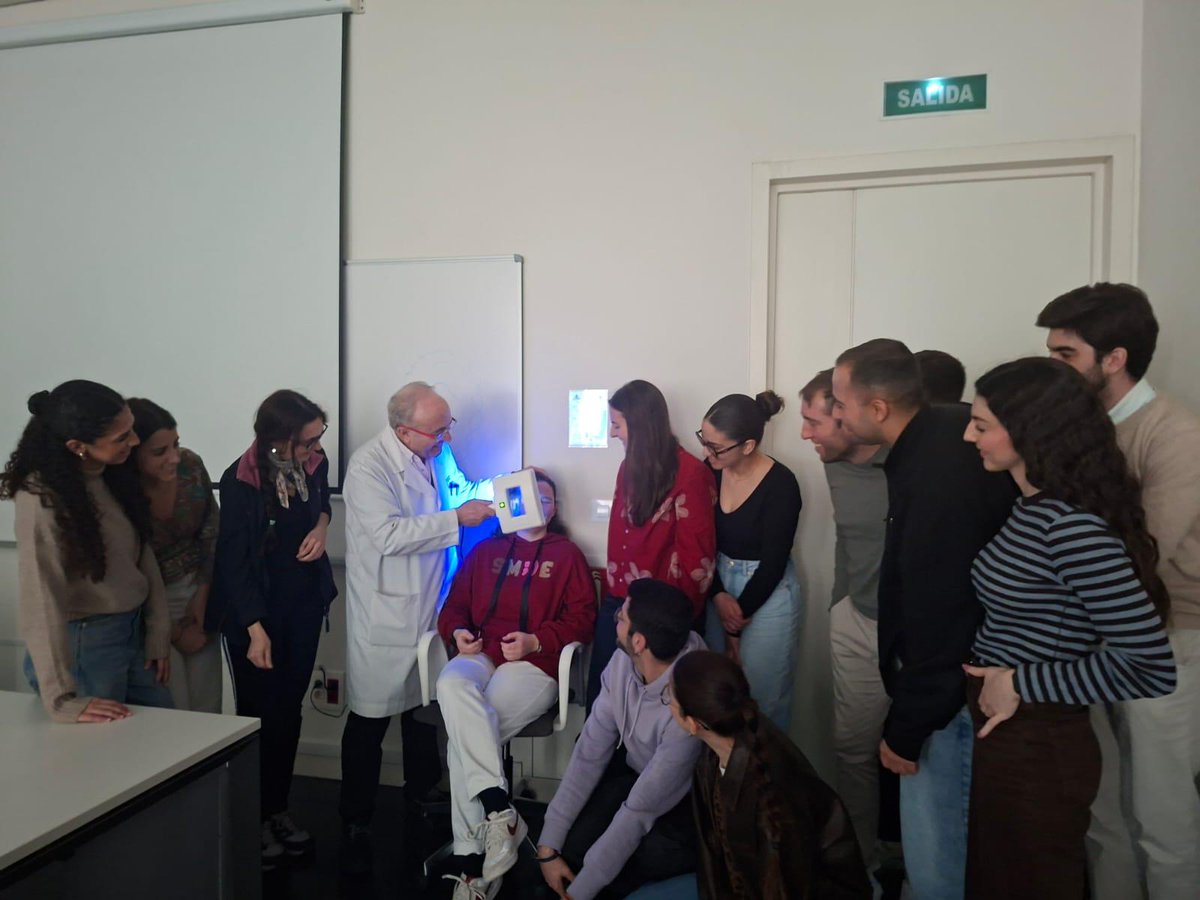 Facultad de Medicina UGR tweet media