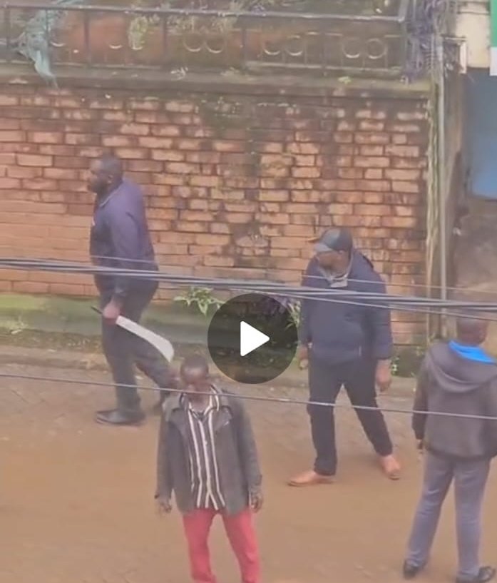 generali_osumo's tweet photo. Pictured with a Machete is PATRICK ONSONGO Kisii Governor Simba aRat's nephew (son to Simba's sister married in Monyerero, Kitutu Chache North).

He was among the goons that Simba aRat sent to disrupt the United Opposition rallies in Kisii but they were repulsed by Mwanainchi.

They managed to stone the sound track branded in Jubilee colours in Daraja Moja Kisii.

Quick Recovery Patrick, if you manage to come out of ICU go and RETHINK.

The United Opposition will be addressing mwanainchi in Kisii town shortly!