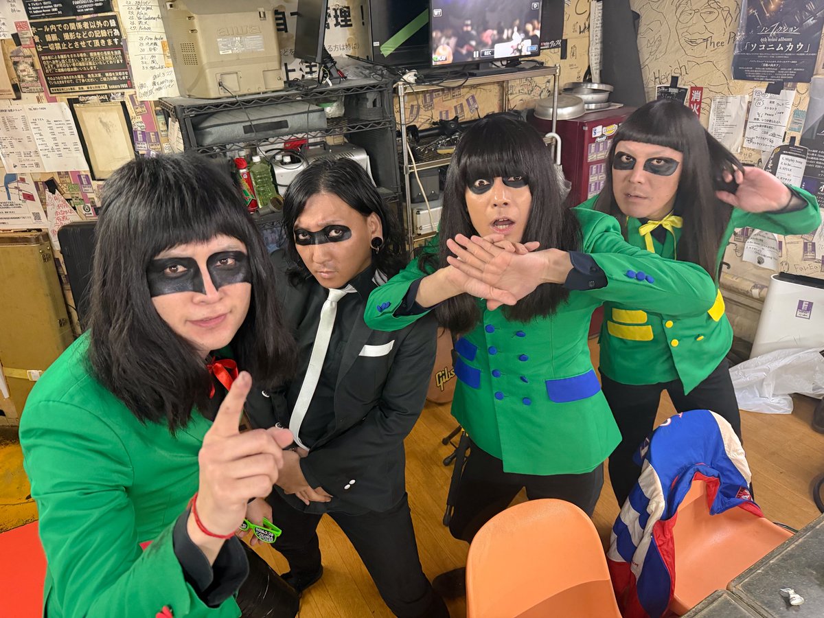 首振りDolls!!!九州ツアー全部一緒に回ってくれて有難う!!!!
そしてラストに小倉を一緒にやってくれて有難う!!!!大好きなバンドだ!!!!またお互い刺激的な旅に出て、その先で会おう

今日ライブを小倉FUSEを体感してくれた皆様有難う!!!

最高すぎる九州ツアーでした
帰りたくない
後一周しよ