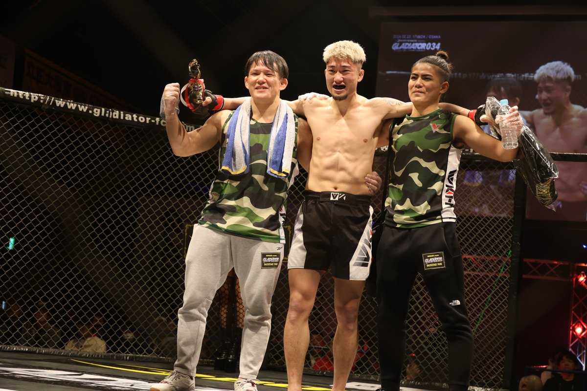 fightersspirits's tweet photo. 第6試合 GLADIATORフェザー級 5分2R
〇乾裕次郎（和術慧舟会 兵庫支部）
×天野武徳（全真会館）

#格闘技 #格闘技大会 #総合格闘技 #総合格闘技大会 #MMA #MMA大会 #GLADIATOR #グラジエーター #GLADIATOR34 #GLADIATOR_34 #GLADIATOR034inOSAKA #GLADIATOR_034_in_OSAKA #グラジエーター34 #BEBET #BODYMAKER #THE1TV