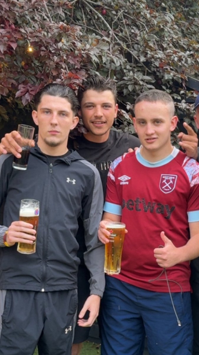 RoworthJack's tweet photo. Today is the day I’ve unfortunately been dreading for ages, but today I said goodbye to my pal who’s been sent down for a while. I’m going to miss you, Silas mate. I hope you keep well in there bruv, and I’ll have to come see you in HMP. Love you mate 👊❤️🔒. https://t.co/1Y4XfV0eAL