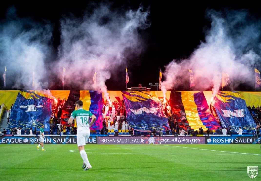 قبل مباراة النصر والنجمة بيلعب التعاون والهلال وجمهور السكري بالموعد واُعلن نفاذ 85٪ من التذاكر 💛💛💛😰😰😰😰😰 

• يسويها التعاون بالوولفز بارك ويفوز اثثثق