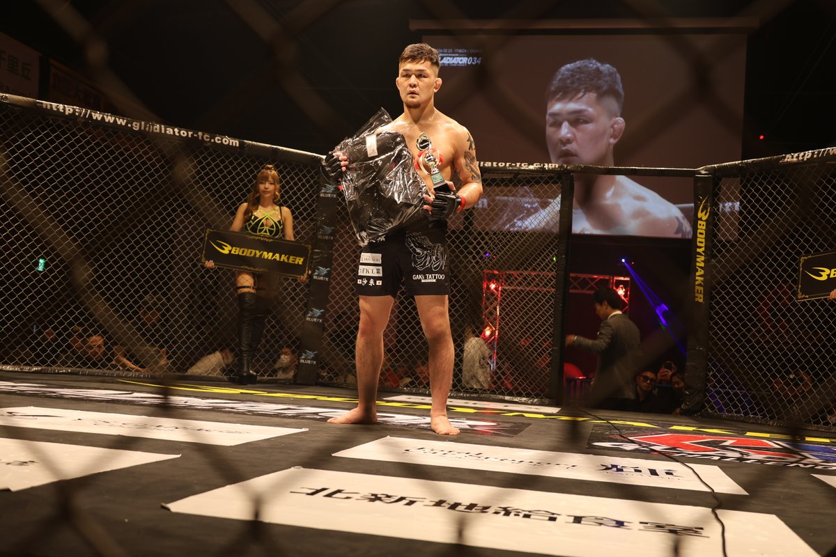 第17試合 GLADIATORフェザー級 5分3R 〇國頭武（BURST） ×Nam hyeon