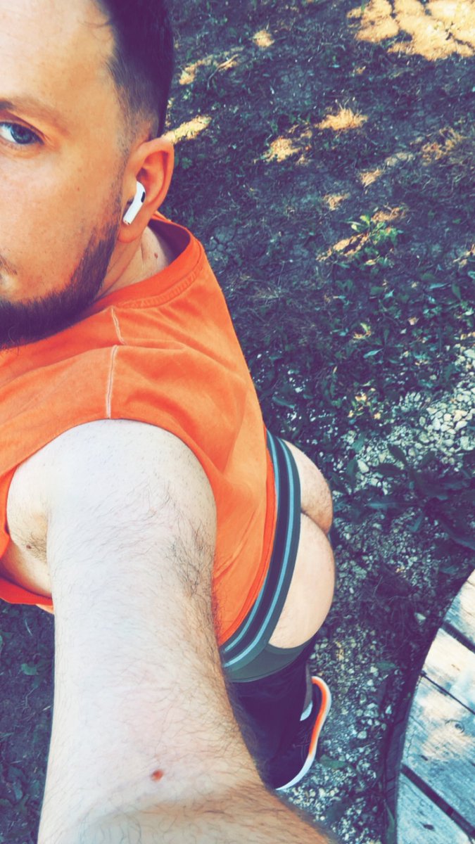 ShtroumpfC's tweet photo. @lazardaddy Here Daddy 😏🔥 https://t.co/oOwWcZsUWX