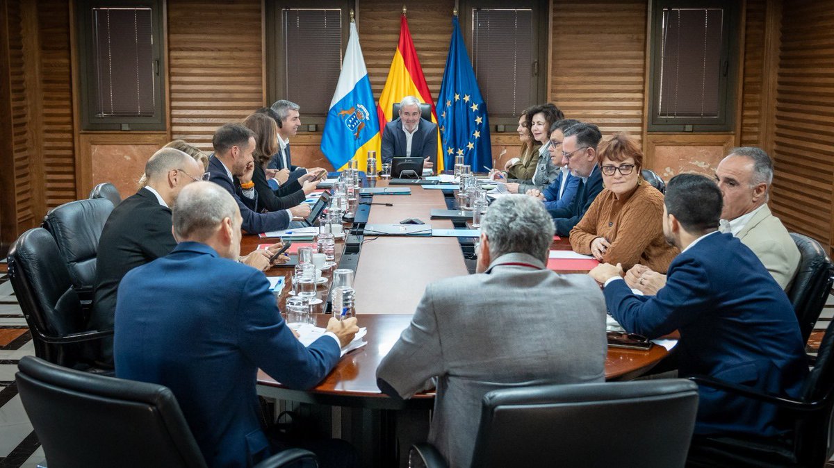 ➡️ El vicepresidente y consejero de Economía, Industria, Comercio y Autónomos del Gobierno de Canarias, <a href="/MDominguez_Glez/">Manuel Domínguez</a>, participó hoy en la sesión del Consejo de Gobierno celebrada en la Sede de Presidencia de Las Palmas de Gran Canaria. (+)