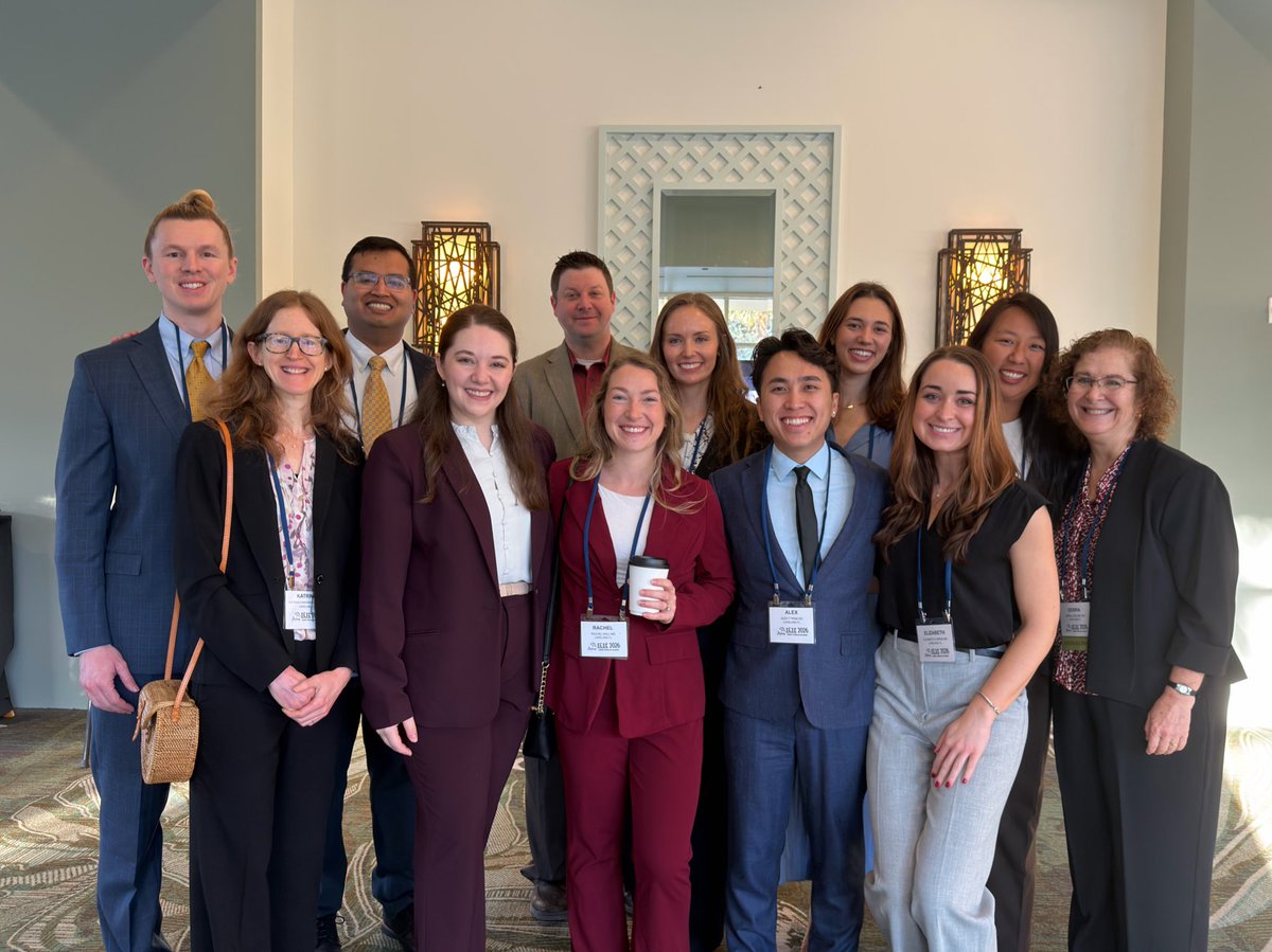 eringpark's tweet photo. When your entire residency (including the PD) attends @SESC_AmSurg 🌴☀️ https://t.co/hJzRUGQpDP