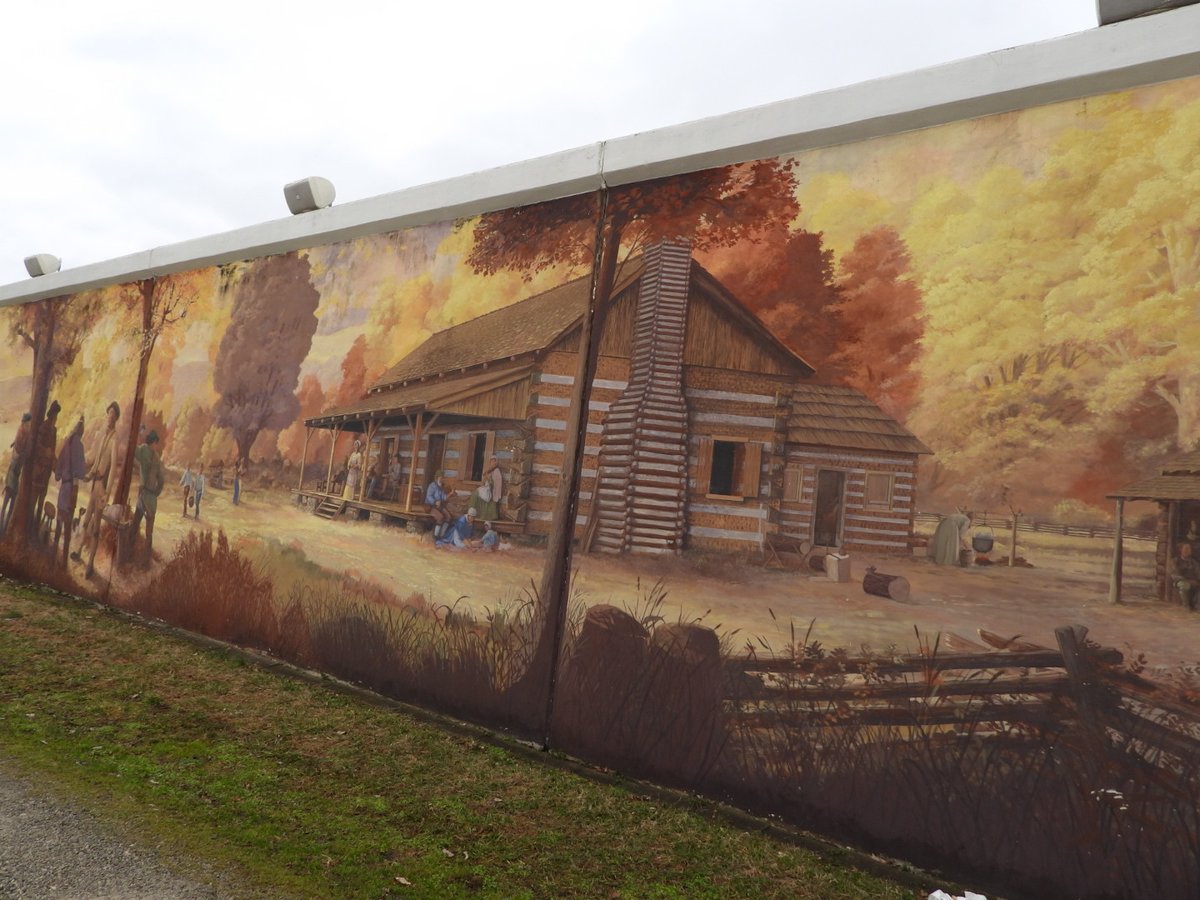 teresaholmes351's tweet image. Have a great new week. *Going with something different again today. Taken in Pt. Pleasant, West Virginia #Murals on Monday #panorama
